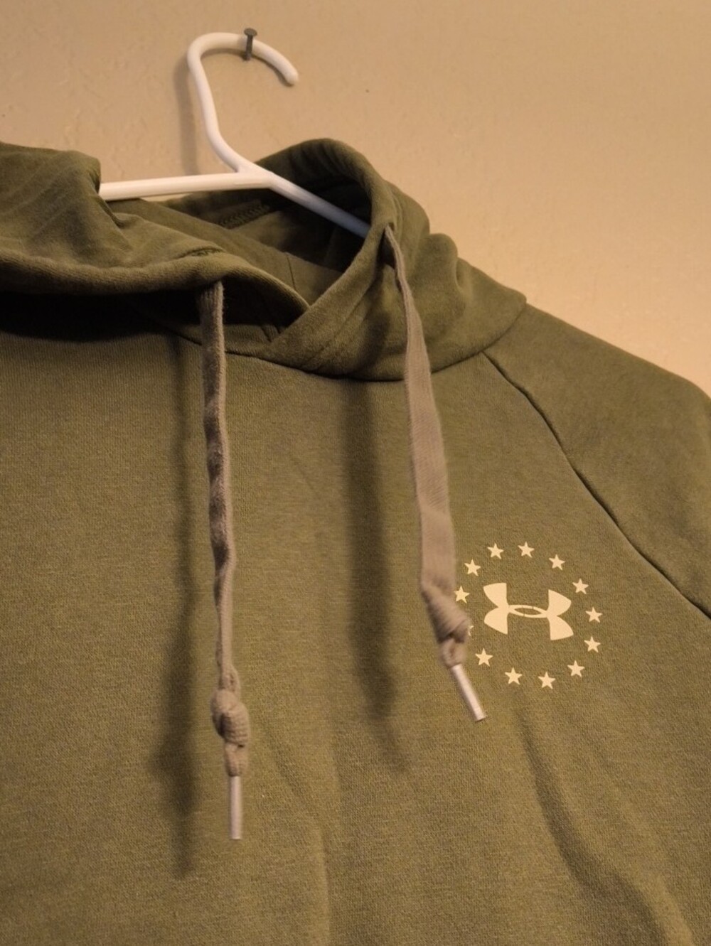Under Armour Green Men’s M Pullover Hoodie with American Flag USA Freedom - Picture 5 of 6